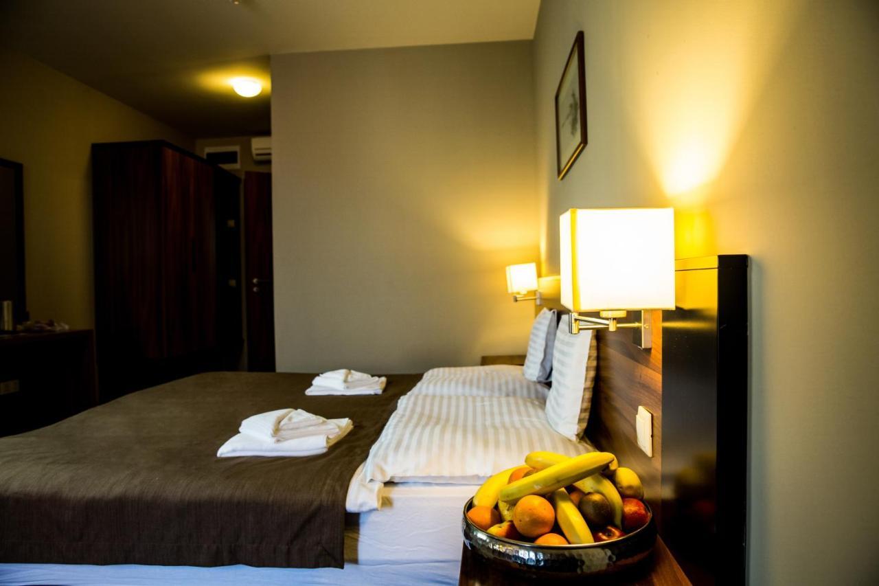 Fiaker Panzio Bed & Breakfast Zalaszentgrot Ngoại thất bức ảnh
